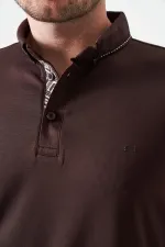 Erkek Kahve Ayaklı Düğmeli Yaka Desenli Şerit Detaylı Tişört