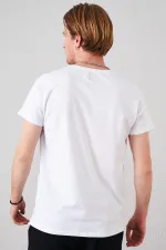 Erkek Beyaz Bisiklet Yaka Cavalıer Baskılı Tişört