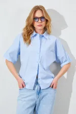 Kadın Mavi Düşük Kol Tek Cepli Gömlek