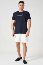 Erkek Lacivert Bisiklet Yaka Enjeksiyon Baskı Challenge Yazılı Tişört