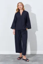 Kadın Siyah Derin V Yakalı Dirsek Kol Salaş Gömlek