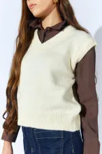 Kadın Krem V Yakalı Basic Süveter