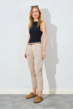 Kadın Taş Yan Cepli Havuç Paça Deri Kemerli Gabardin Pantolon