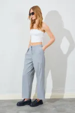 Kadın Gri Kemersiz Önü Çift Pileli Poliviskon Pantolon