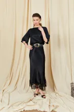 Kadın Siyah 238 Etek Ucu Dantelli Saten Uzun Etek