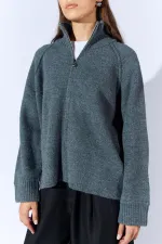 Kadın Antrasit Dik Yakalı Dışardan Dkişli Fermuarlı Hırka