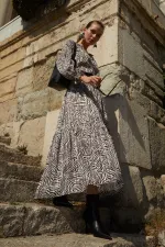 Kadın Zebra Desen TN026 Yaka Bağlamalı Desenli Uzun Şifon Elbise