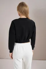 Women's Black Quiet Dreams Print Three-Thread Crop Sweatshirt