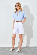 Kadın Beyaz Yüksel Bel Beli Kemerli Gabardin Şort