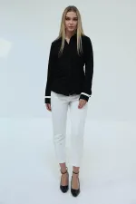 Kadın Siyah Büzgü Detaylı Crep Gömlek