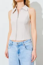 Gilet zippé beige à col chemise pour femme