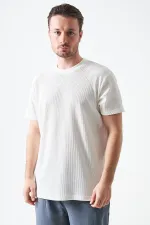 T-shirt basique homme Off-White à col rond et motif gaufré sur le devant