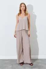 Kadın Vizon İp Askılı Kısa Pantolonlu Kırışık Takım