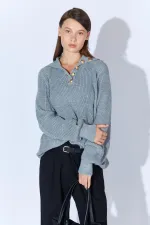 Kadın Gri Şal Yaka Düğmeli Triko Kazak