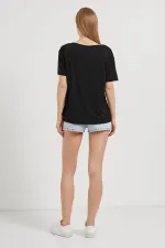 Kadın Siyah Önü Kısa Arkası Uzun V Yaka Süprem Tişört