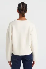 Kadın Ekru V Yaka Basic Triko Kazak