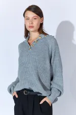 Kadın Gri Şal Yaka Düğmeli Triko Kazak