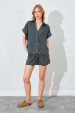 Kadın Açık Haki Oversize Düşük Kol Gömlek Şortlu Takım