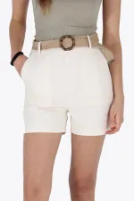 Kadın Naturel Beli Kemerli Balık Sırtı Gabardin Kumaş Şort