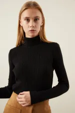 Kadın Siyah Fitilli Balıkçı Triko kazak