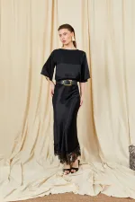 Kadın Siyah 238 Etek Ucu Dantelli Saten Uzun Etek