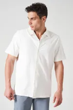 Erkek Ekru Kısa Kollu Apaj Yaka Gömlek