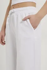 Kadın Beyaz Beli Bağlamalı Geniş Piş Dikişli Paça Pantolon
