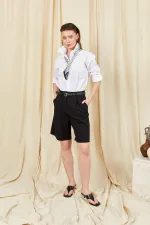 Kadın Siyah 2037 Tek Pileli Kemerli Bermuda Şort