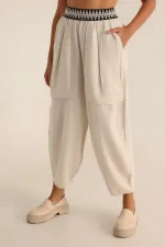 Kadın Naturel Bel Şeritli Büyük Cepli Bol Paça Pantolon