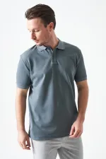 T-shirt homme anthracite à col montant, coupe basique, fente et deux boutons