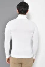 Pull basique blanc à col roulé pour homme