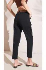 Kadın Siyah Beli Kemerli Gabardin Havuç Pantolon