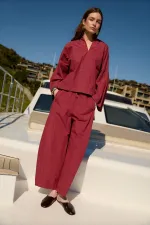 Kadın Bordo Bol Kollu Oversize Gömlek Beli Büzgülü Bol Paça Pantolon Takım Kadın Bordo Bol Kollu Oversize Gömlek Beli Büzgülü Bol Paça Pantolon Takım