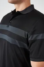 Erkek Siyah Ayaklı Yaka Ön ve Kol Parçalı Kagi Tişört