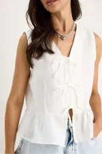 Kadın Ekru Önü Bağlamalı Kolsuz Eteği Fırfırlı Muslin Bluz