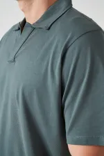 T-shirt Supreme en tissu vert pin à col en V pour homme