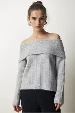 Kadın Gri Degaje Yaka Fitilli Triko Kazak