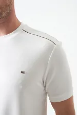 T-shirt blanc à col rond pour homme avec détail de large bande sur les épaules