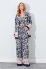 Kadın Siyah Croplu-Palozzo Pantolonlu Desenli Takım