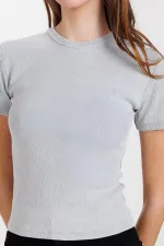 Kadın Gri Yıkamalı Yıpratmalı Kaşkorse Crop Tişört