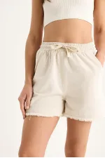 Kadın Taş Beli Lastikli Paçası Püsküllü Kısa Şort