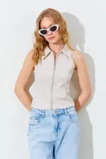 Gilet zippé beige à col chemise pour femme