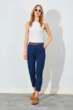 Kadın Lacivert Yan Cepli Havuç Paça Deri Kemerli Gabardin Pantolon