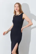 Kadın Siyah Ön Yırtmaçlı Arkası V Detaylı Askılı Elbise