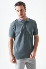 T-shirt homme anthracite à col montant, coupe basique, fente et deux boutons