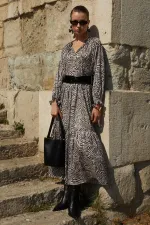 Kadın Zebra Desen TN026 Yaka Bağlamalı Desenli Uzun Şifon Elbise