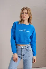 Women's Blue Crew Neck Lovers Lane Print Three-Thread Crop Sweatshirt