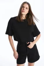 Kadın Siyah Bisiklet Yaka Oversize Süprem Basic Crop Tişört