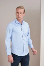 Chemise satinée bleue à manches longues pour homme