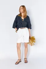 Kadın Beyaz Beli Kemerli Licralı Gabardin Midi Şort